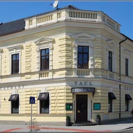 Hotel Tacl Holešov Exterior foto